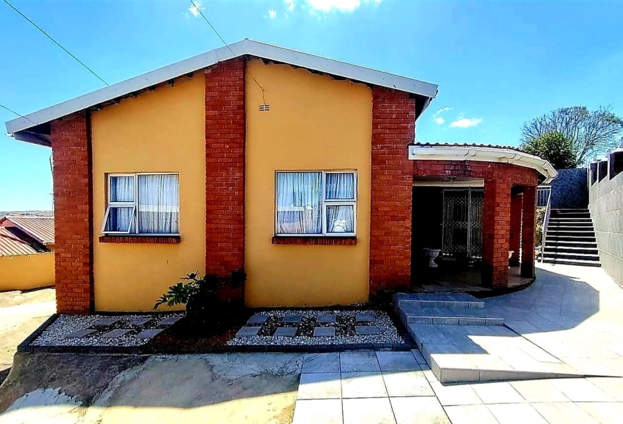 6 Bedroom Property for Sale in Zwelitsha Zone 6 Eastern Cape